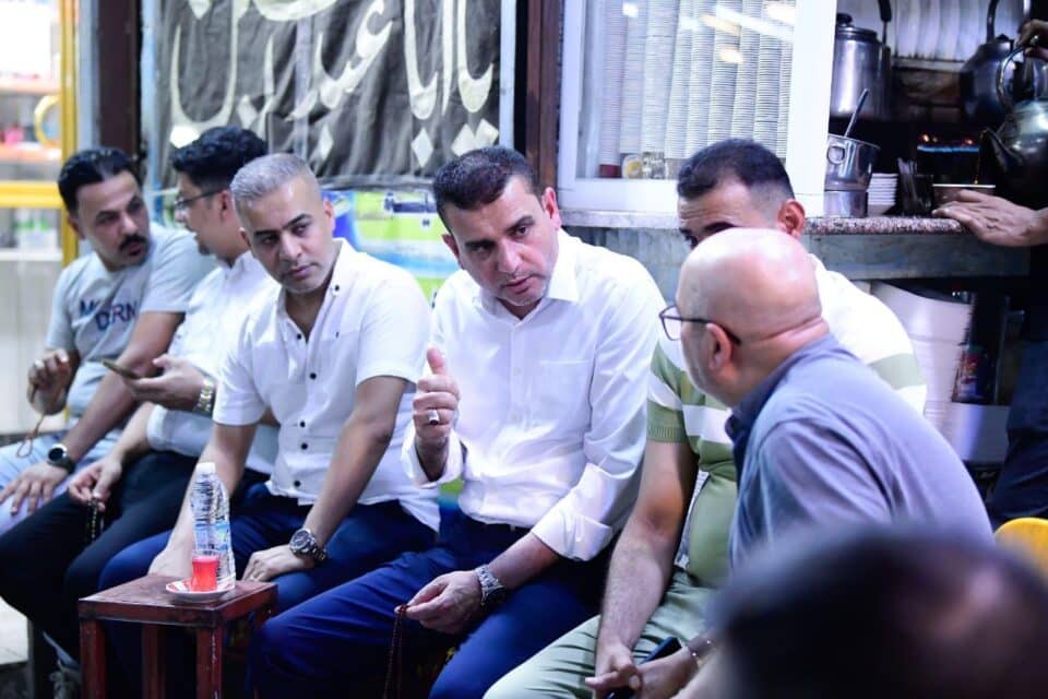 صورة من مقال: محافظ ذي قار يلتقي المواطنين في شارع الحبوبي وسط مدينة الناصرية ويستمع إلى مطالبهم ومقترحاتهم